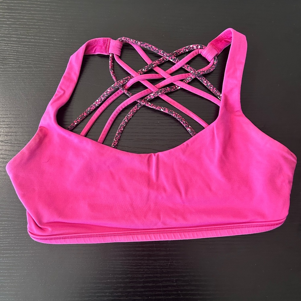 Lululemon Athletica women’s sports bra.